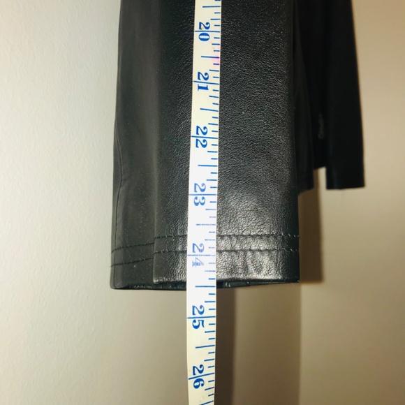 Vintage 90s Kids Black 100% Leather Jacket with zipper and pockets Size XL - Picture 13 of 16